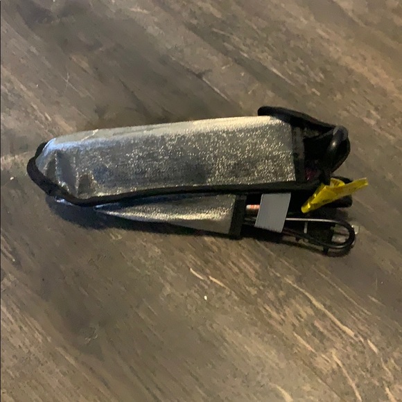 Mini Straightener- Perfect for Traveling - Picture 4 of 4